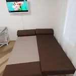 Aloha Apartment *